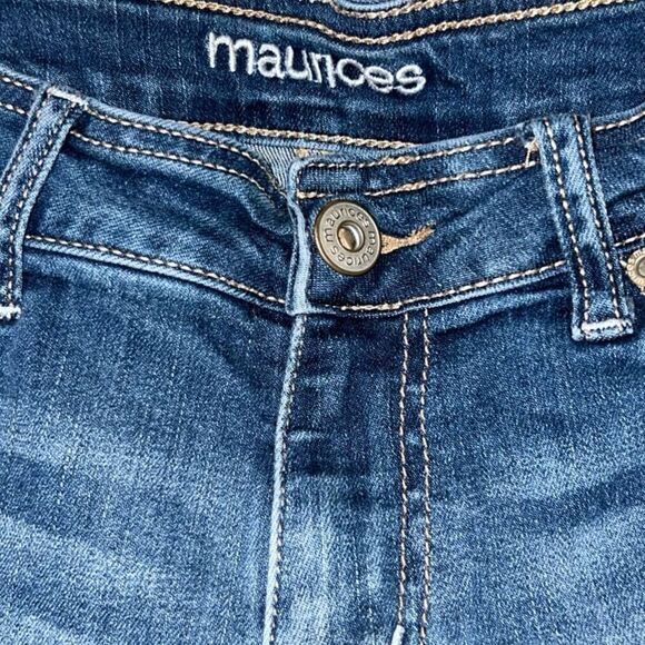 Maurices Mid Rise Distressed Denim Cuffed Shorts Size 6 #36 - Picture 3 of 6